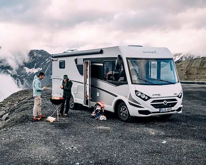 Großes Wohnmobil Urlaub Berge